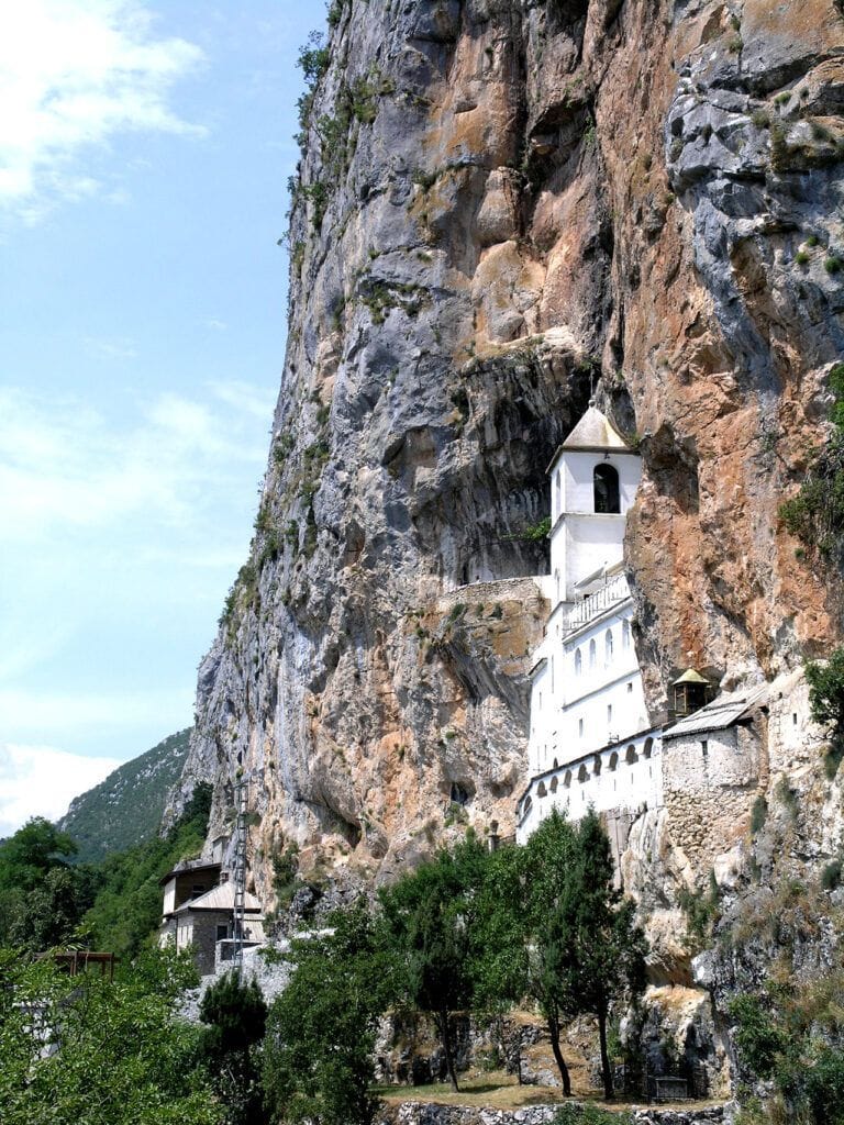 Горњи острошки манастир