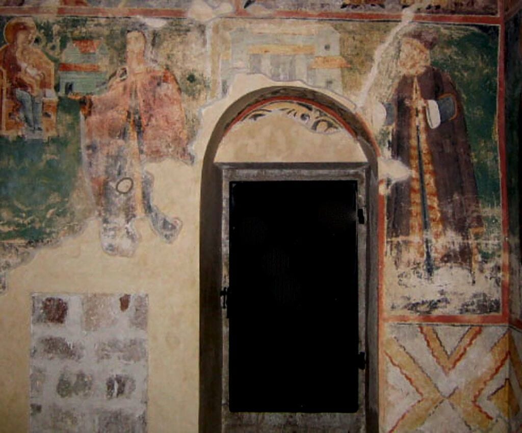 Манастир Пива — композиција изнад јужних врата са Мехмед пашом и Саватијем