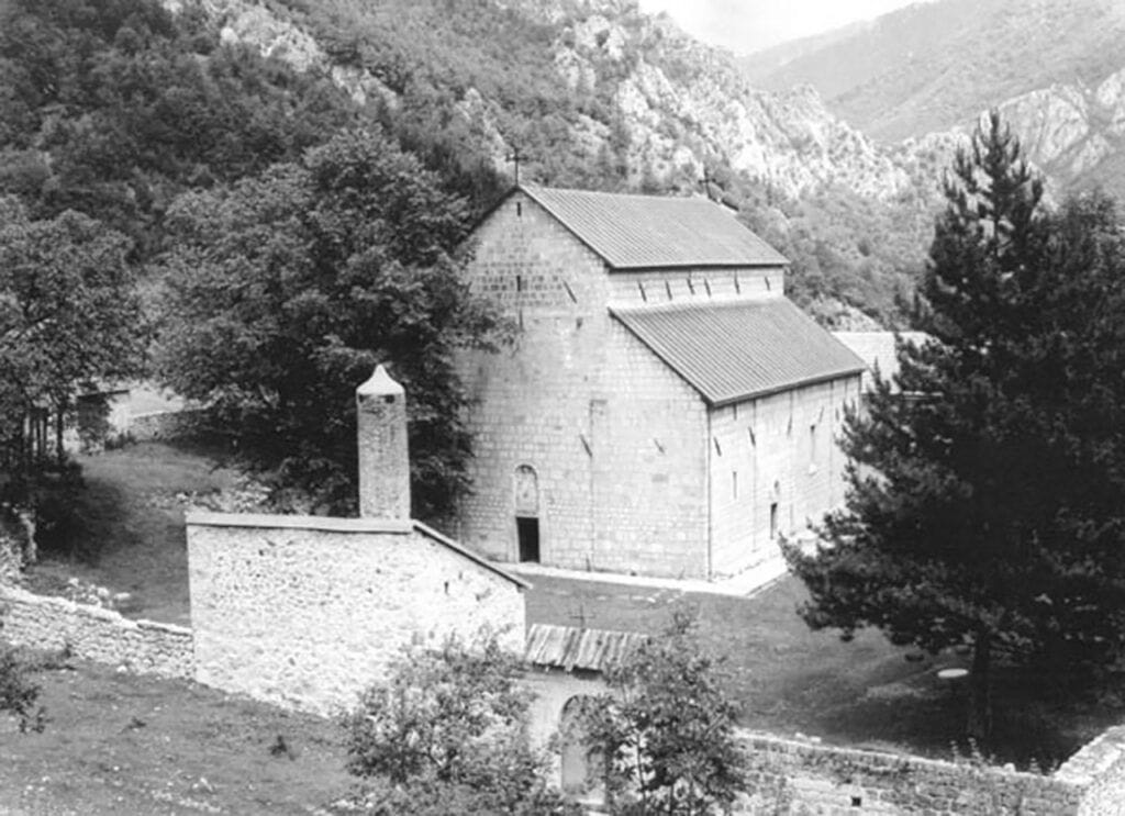 Пивски манастир на старој локацији поред извора Пиве