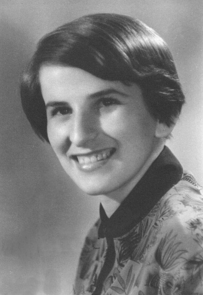 Споменка Томовић као матуранткиња