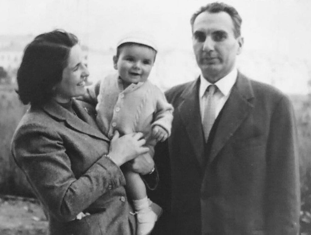 Срећни родитељи — Споменка и Ђани са сином Андреом